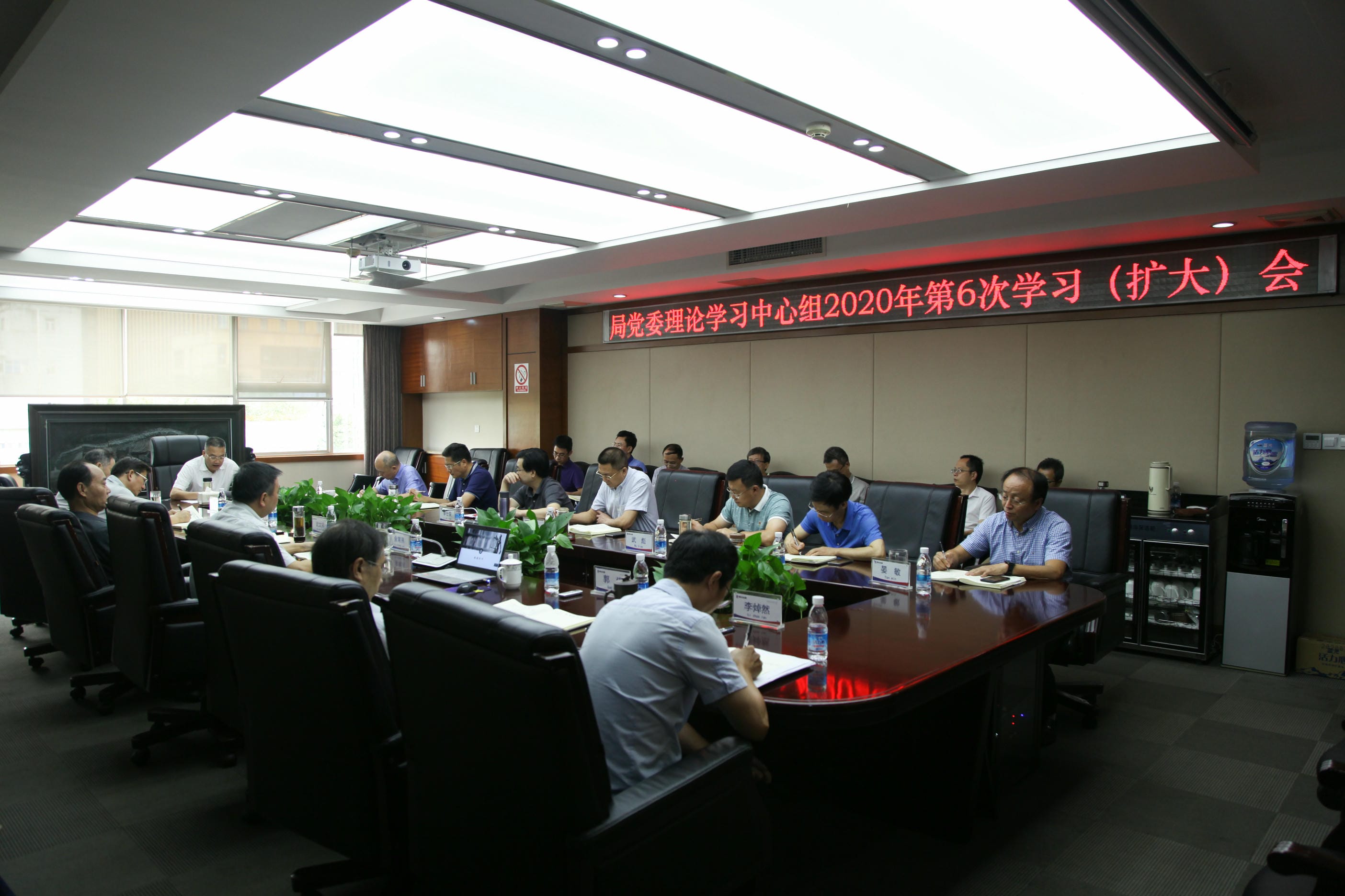 局党委理论学习中心组专题学习《民法典》_J9集团新闻_新闻中心_J9集团有限责任公司