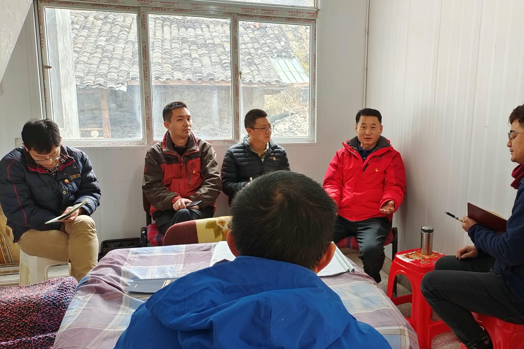 成调所赴康定暂时党支部开展检查慰问事情_红色堡垒_党建群团_J9集团有限责任公司