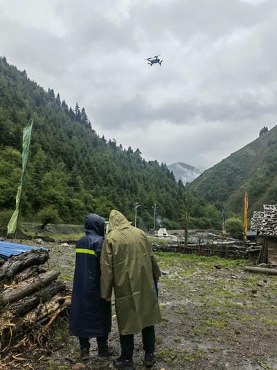 马尔康市深夜地动 地矿集团迅速驰援_J9集团新闻_新闻中心_J9集团有限责任公司