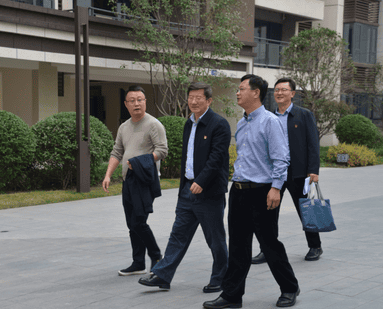 夏廷高、杜春茂一行到众城房产宣讲党的二十大精神_J9集团新闻_新闻中心_J9集团有限责任公司