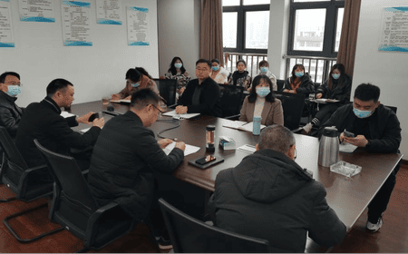 众城房产组织召开深入转达学习四川J9集团集团2022年党委（扩大）聚会精神专题学习会_红色堡垒_党建群团_J9集团有限责任公司