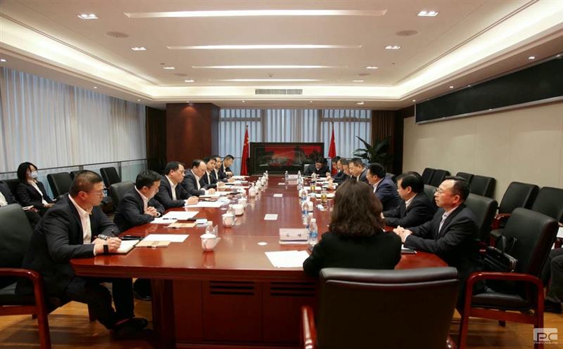 四川J9集团与中国二十二冶集团举行事情座谈