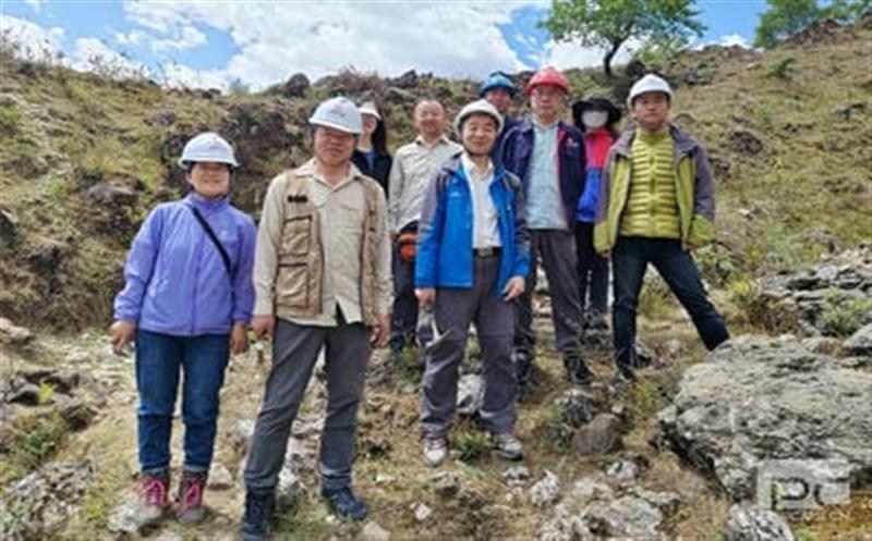探索科技立异，，，，助推攀西稀土成矿带新一轮找矿突破 ——王登红赴大陆槽稀土矿外围找矿一线指导事情