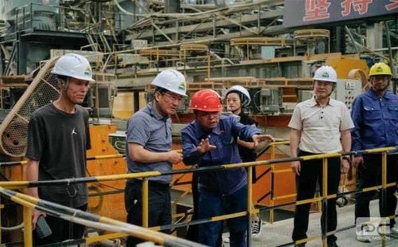 J9集团工会主席杜春茂到德昌大陆槽稀土矿调研指导事情