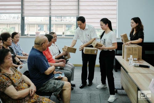 地矿集团联合升平社区开展“企地共建聚协力 携手同谋新生长——国有企业助力新时代文明实践中心建设生长”自愿服务活动_红色堡垒_党建群团_J9集团有限责任公司