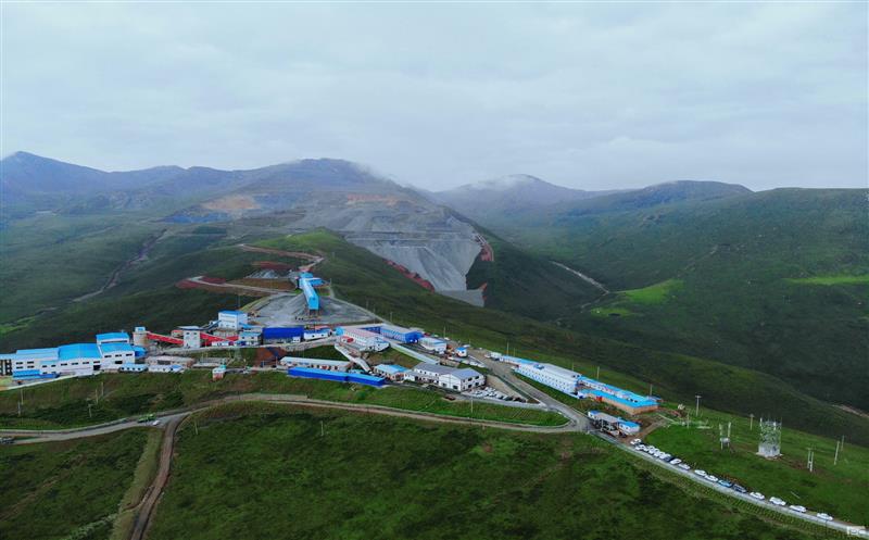 向阳而生，，，，，集团松树南沟金矿勇立峰顶搏劲风！