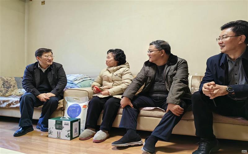 春节前夕慰问送温暖，，，浓浓关爱暖人心 ——集团向导一行开展新春送温暖活动